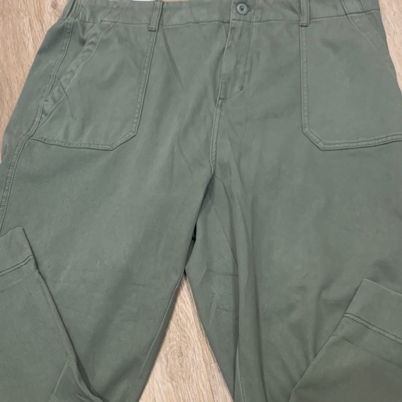 32 Degrees Cool Olive Ankle Pants - Picture 7 of 8